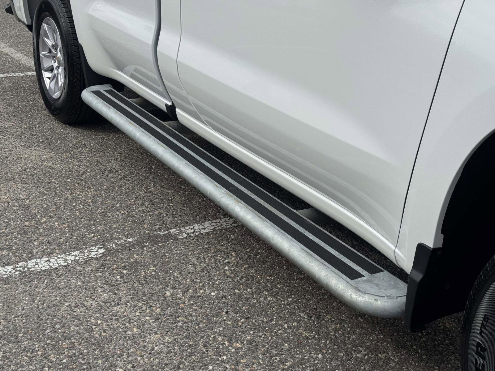 Used 2025 Chevrolet Silverado 1500 W/T image 9