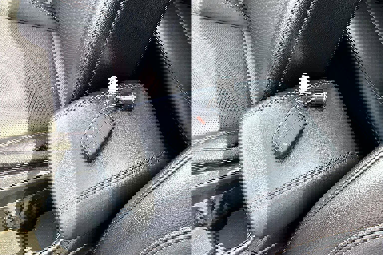 Used 2023 Jeep Compass Latitude w/ Sun and Sound Group image 14