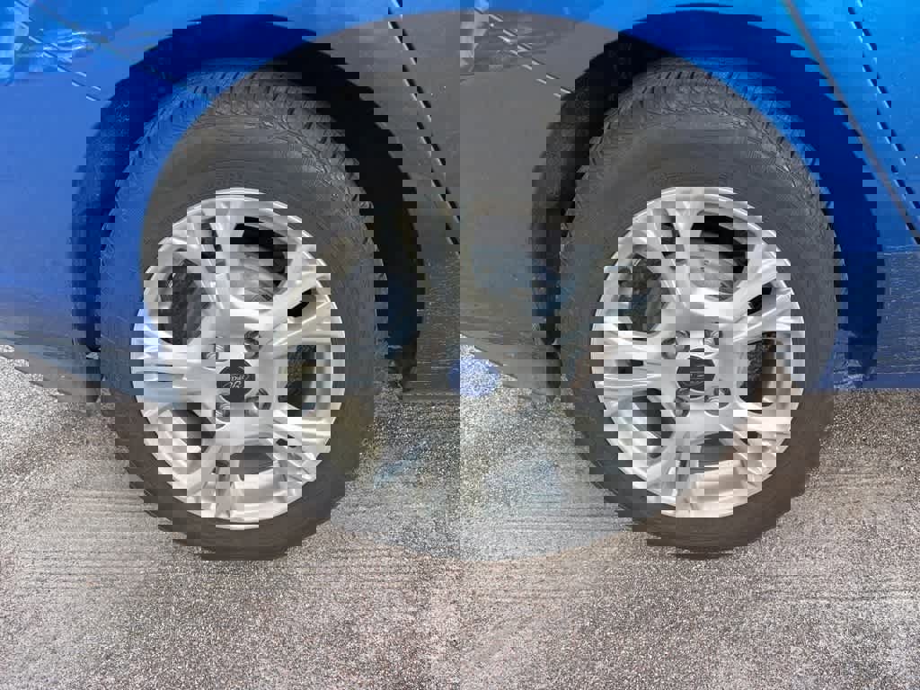 Used 2011 Ford Fiesta SE w/ 201A Rapid Spec Order Code image 6