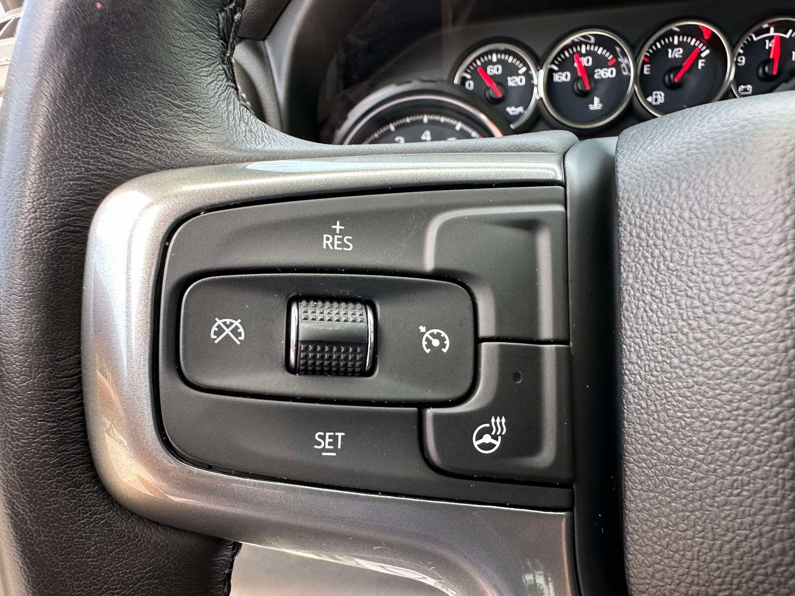 Used 2022 Chevrolet Silverado 1500 LT AWD/4WD image 16