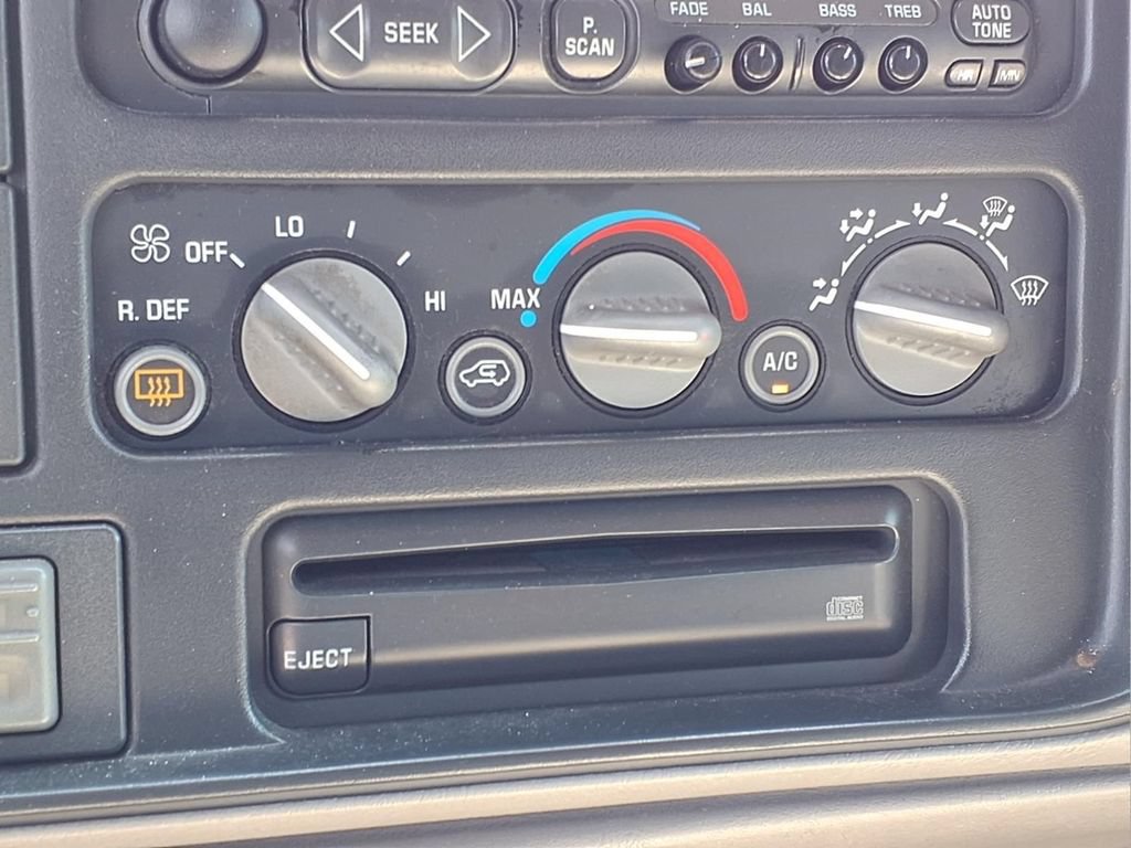 Used 1997 Chevrolet Tahoe 4WD 2-Door w/ Preferred Equipment Group 2 image 10