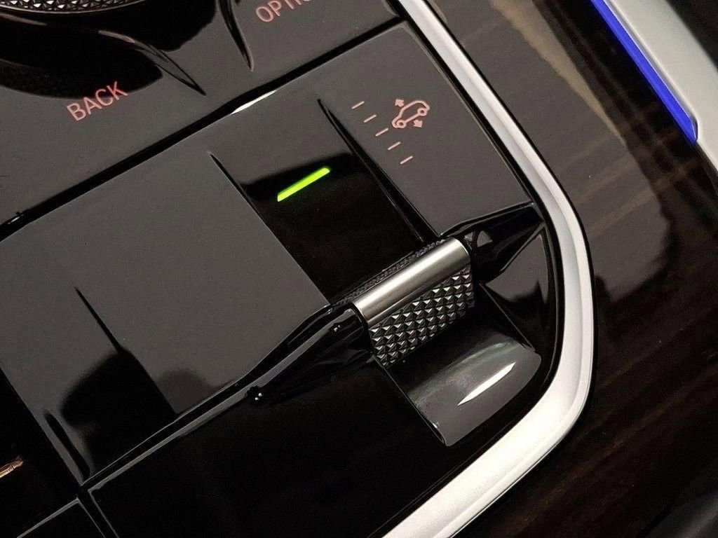 Certified 2025 BMW X7 xDrive40i image 30