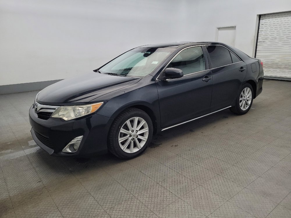 Used 2014 Toyota Camry XLE image 2