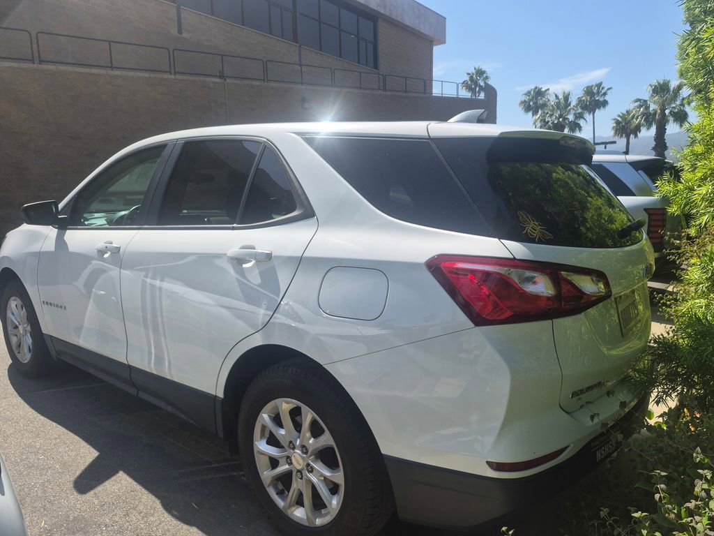 Used 2020 Chevrolet Equinox LS w/ LS Convenience Package FWD image 4