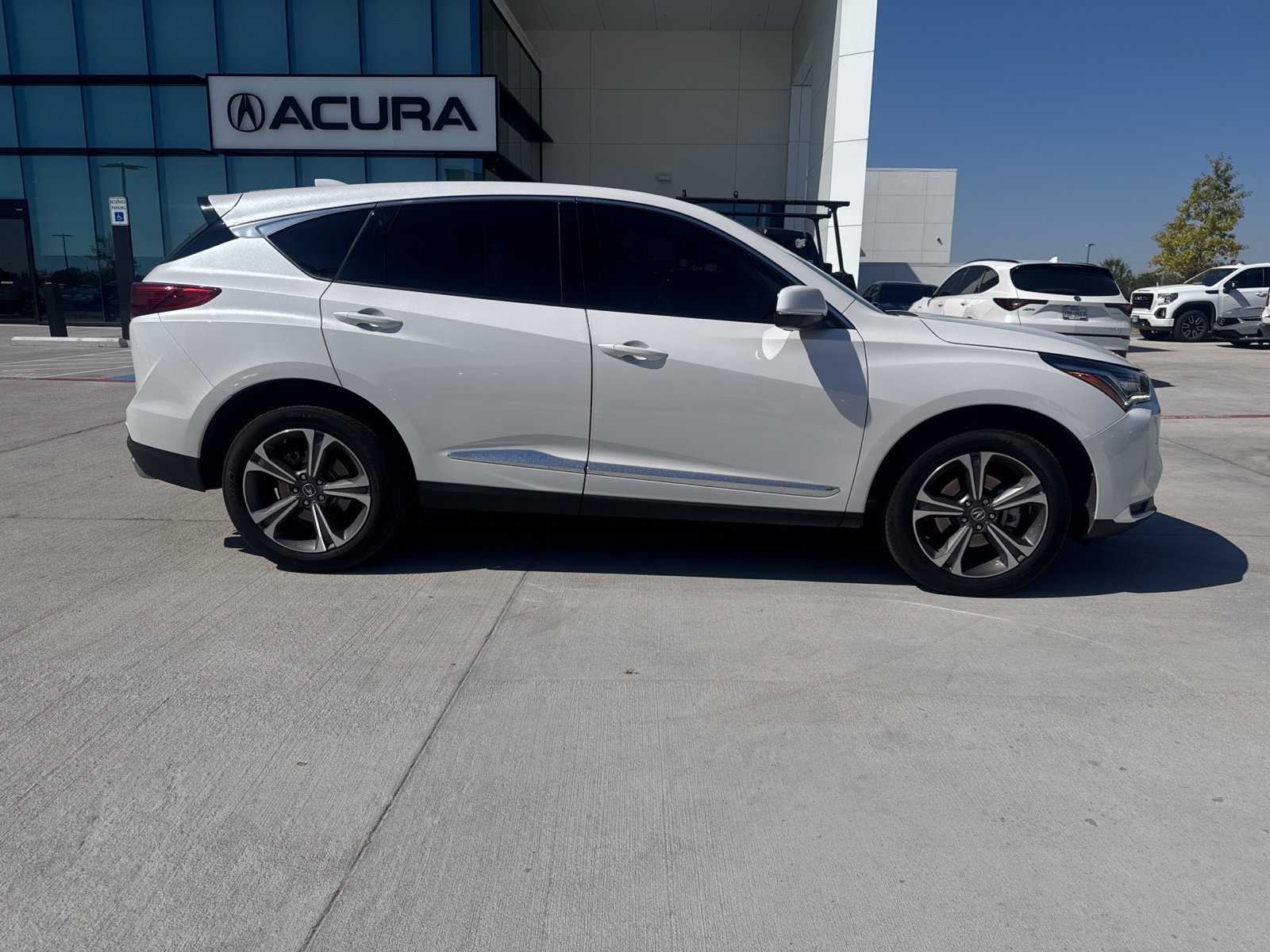 Used 2025 Acura RDX w/ Technology Package AWD/4WD image 2