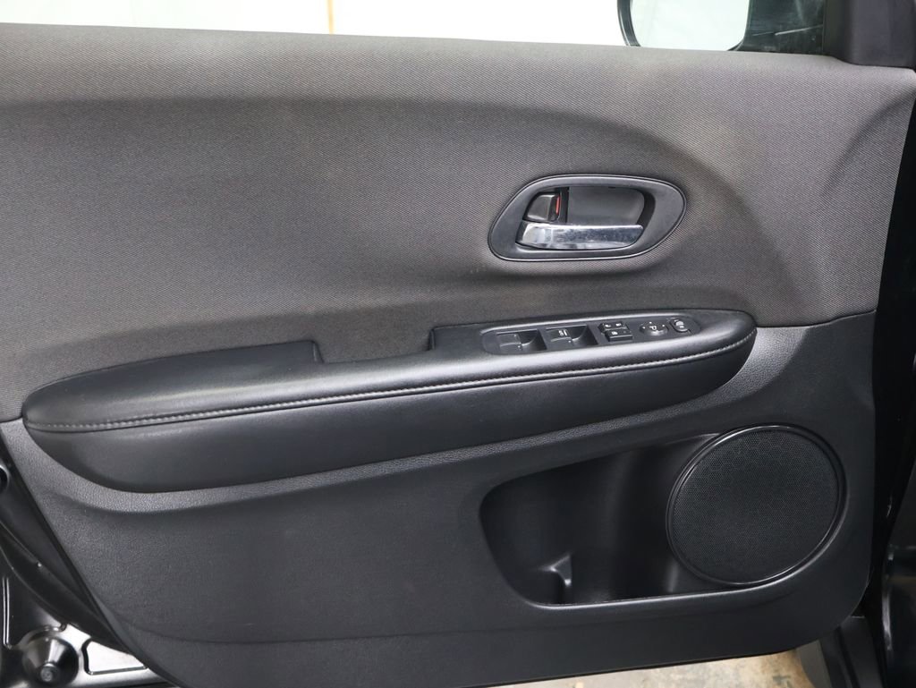 Used 2019 Honda HR-V LX image 16