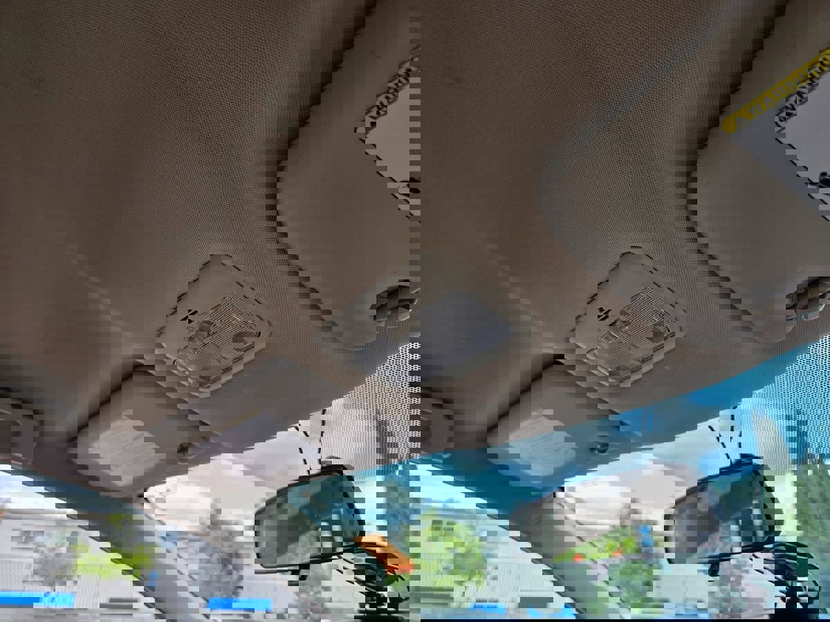 Used 2016 Toyota Corolla LE FWD image 17