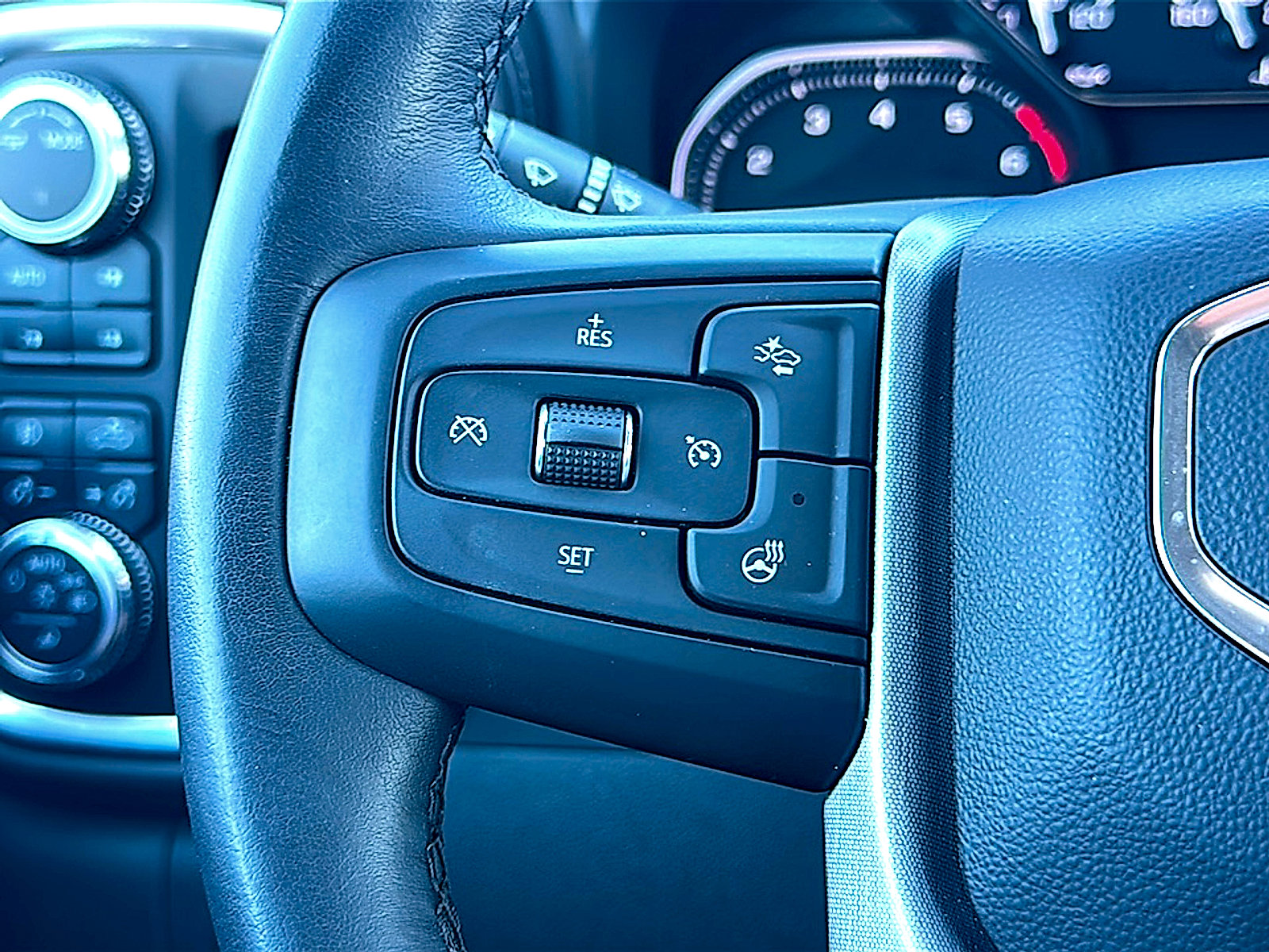 Used 2022 GMC Sierra 1500 SLT image 29