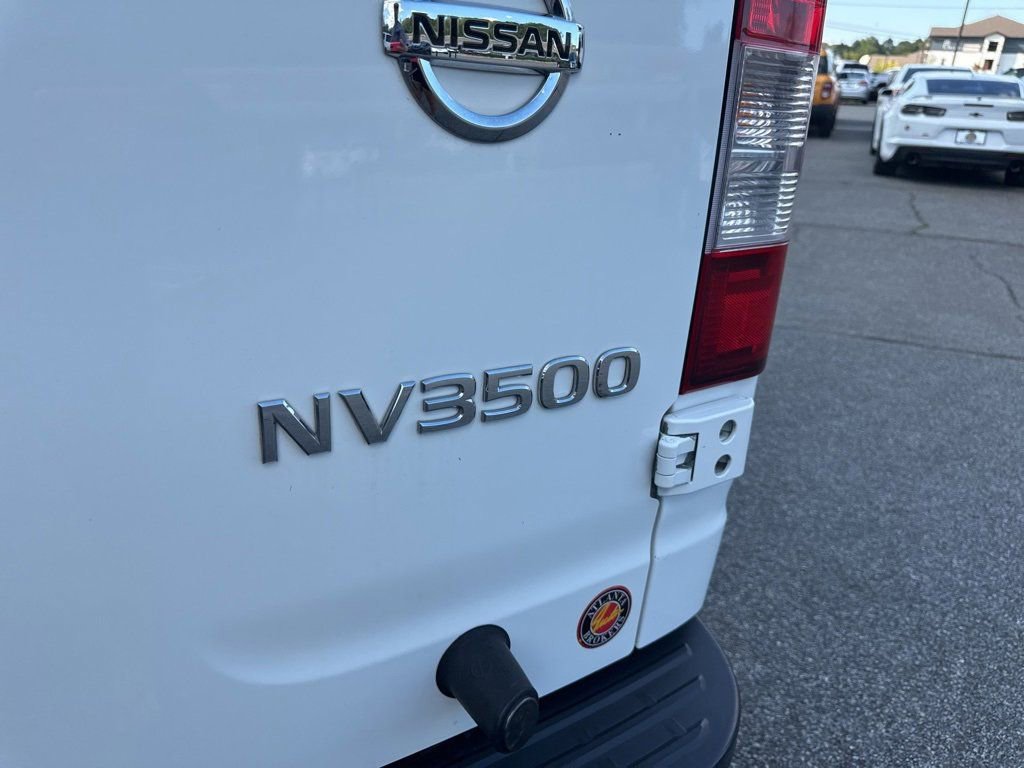 Used 2018 Nissan NV 3500 SV image 25