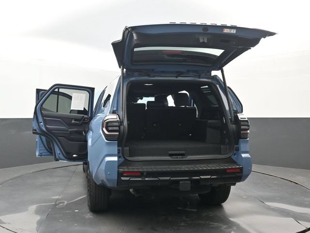 Used 2025 Toyota 4Runner Platinum AWD/4WD image 35