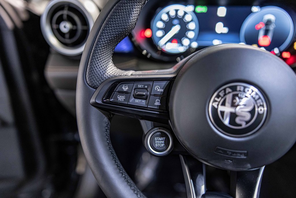 New 2025 Alfa Romeo Tonale w/ Premium Package image 24