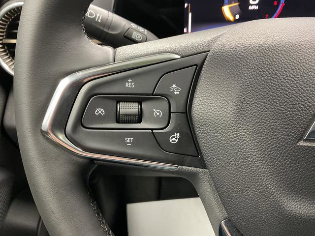 Used 2026 Chevrolet Trax ACTIV w/ Sunroof Package FWD image 19