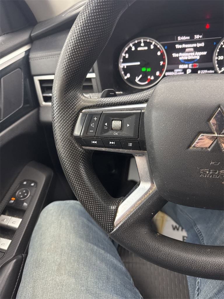 Used 2022 Mitsubishi Outlander ES image 22