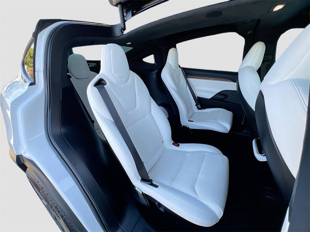 Used 2022 Tesla Model X image 27