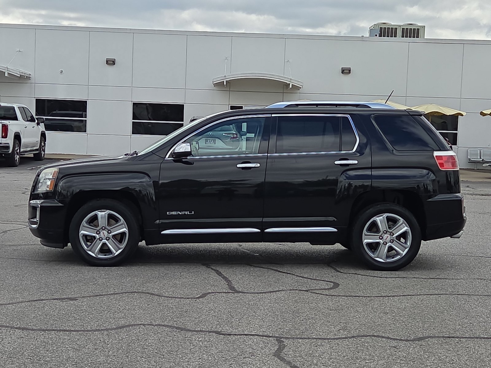 Used 2016 GMC Terrain Denali FWD image 2