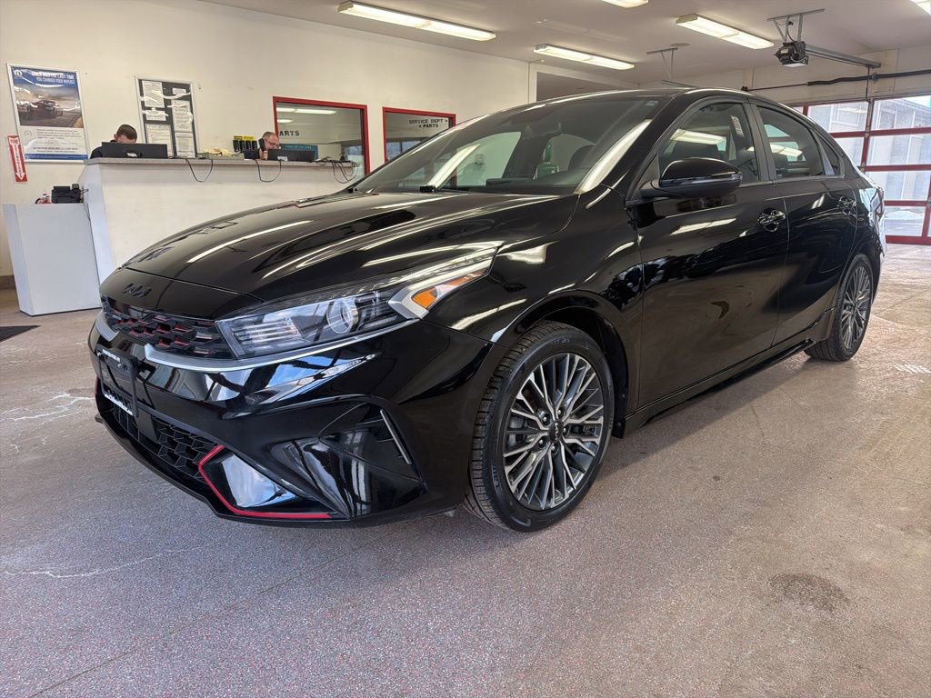 Used 2024 Kia Forte GT-Line w/ GT-Line Premium Package image 3