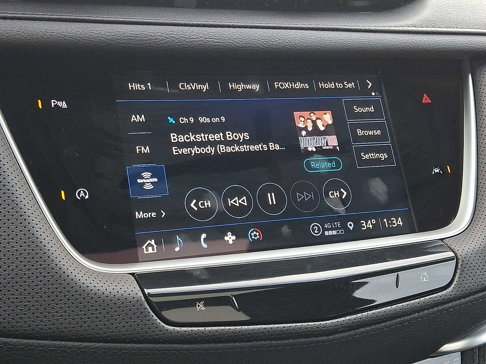 Used 2025 Cadillac XT6 Luxury image 17