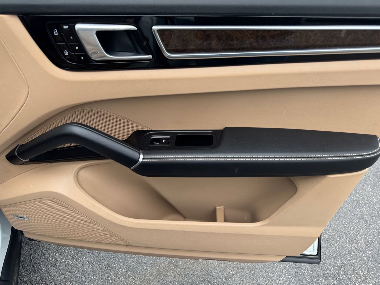 Used 2019 Porsche Cayenne AWD/4WD image 13