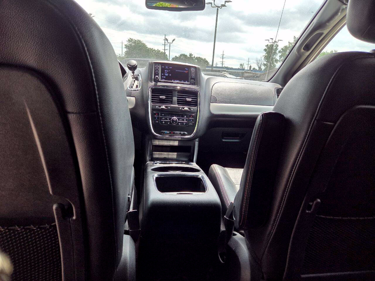 Used 2020 Dodge Grand Caravan GT FWD image 40