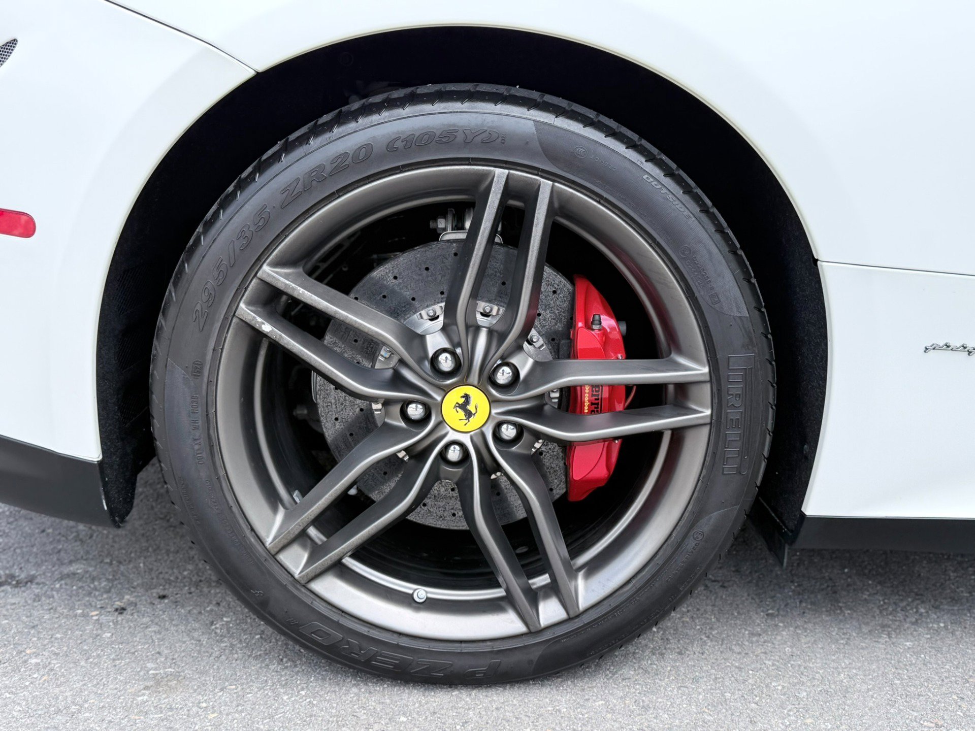 Used 2012 Ferrari FF image 39