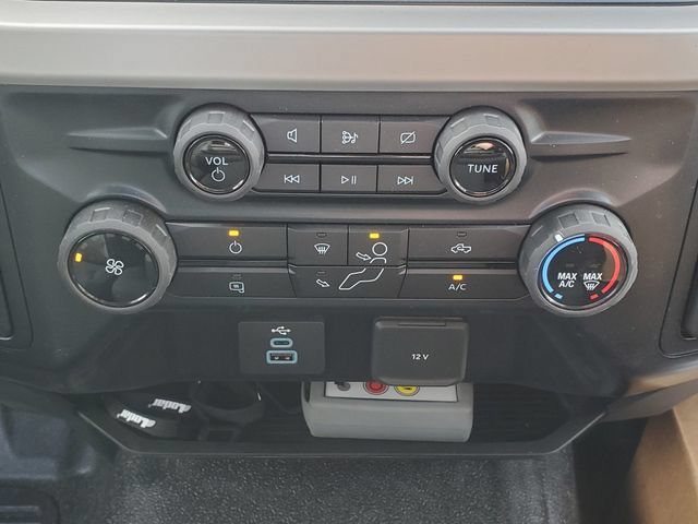 New 2023 Ford F550 4x4 Regular Cab Super Duty image 17