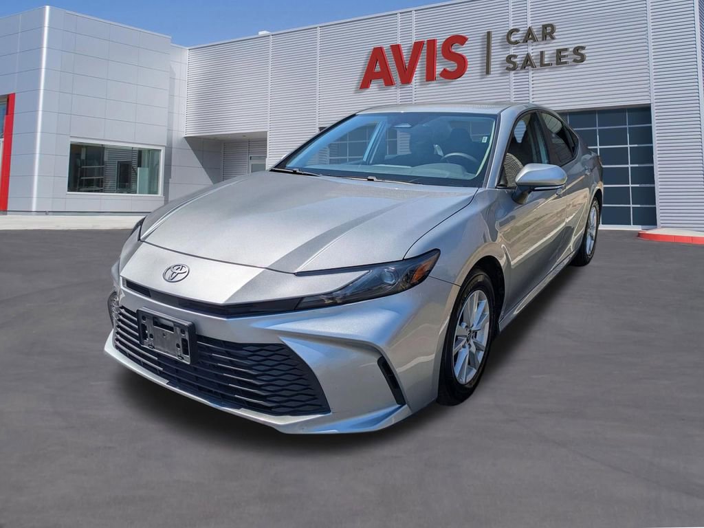 Used 2025 Toyota Camry LE image 1