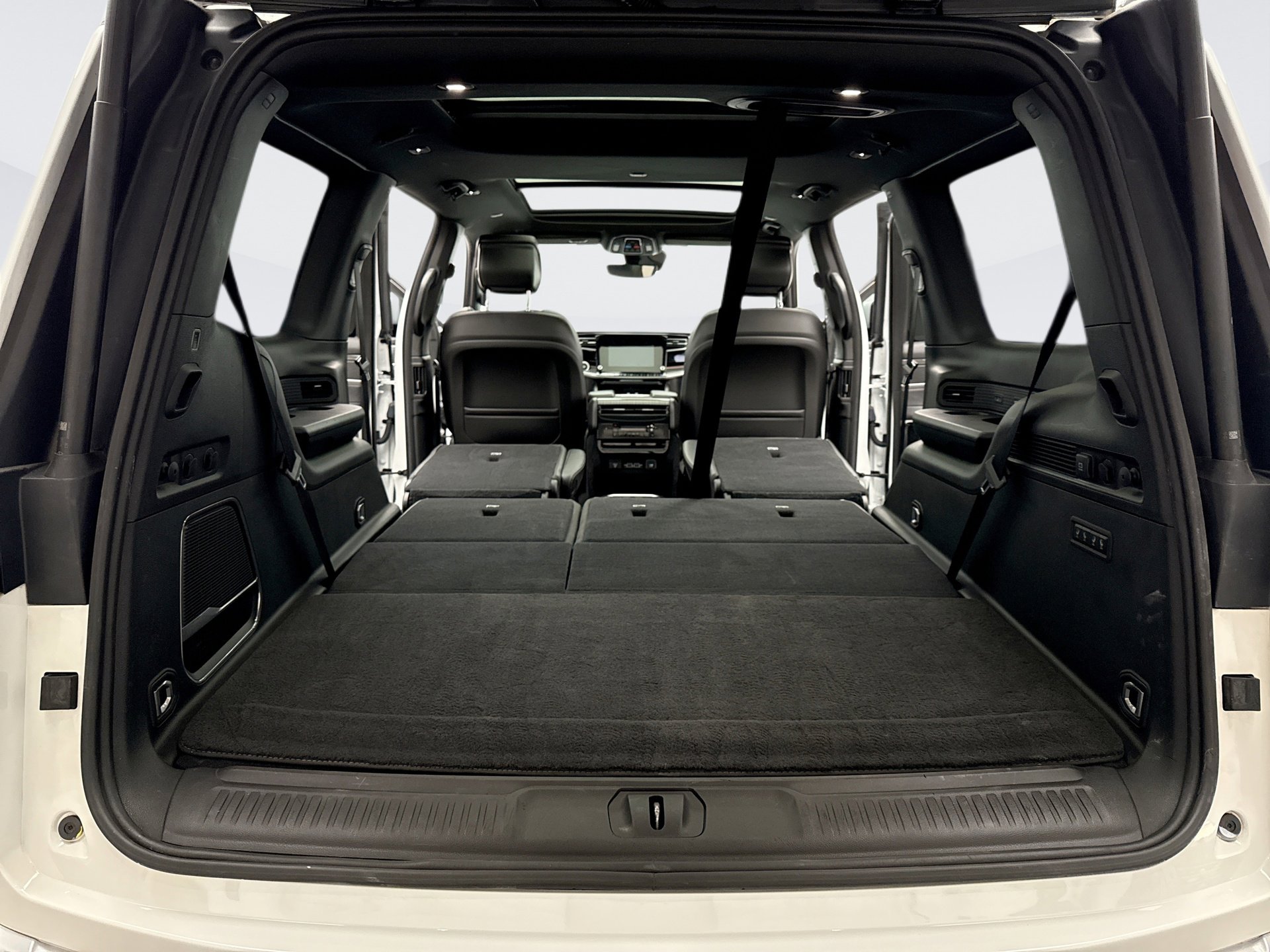 Used 2022 Jeep Wagoneer Series III w/ Premium Group I image 25