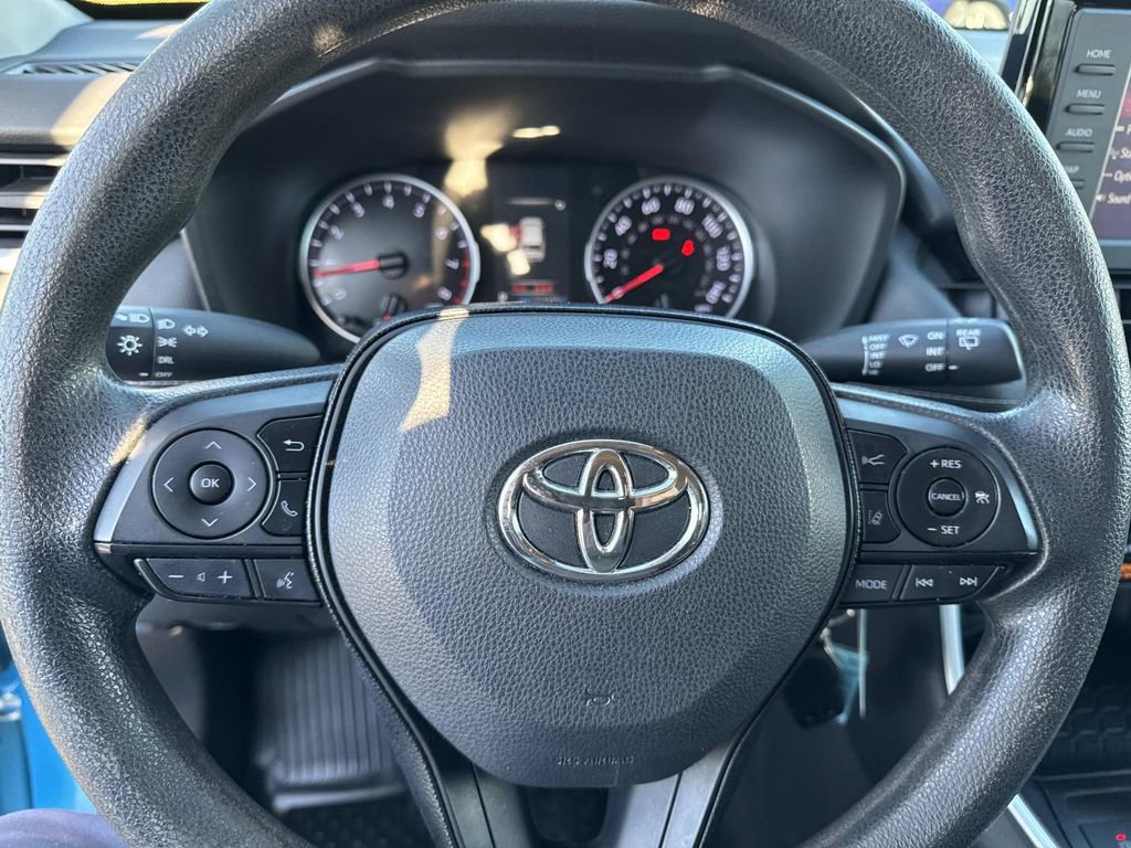 Used 2019 Toyota RAV4 LE image 24