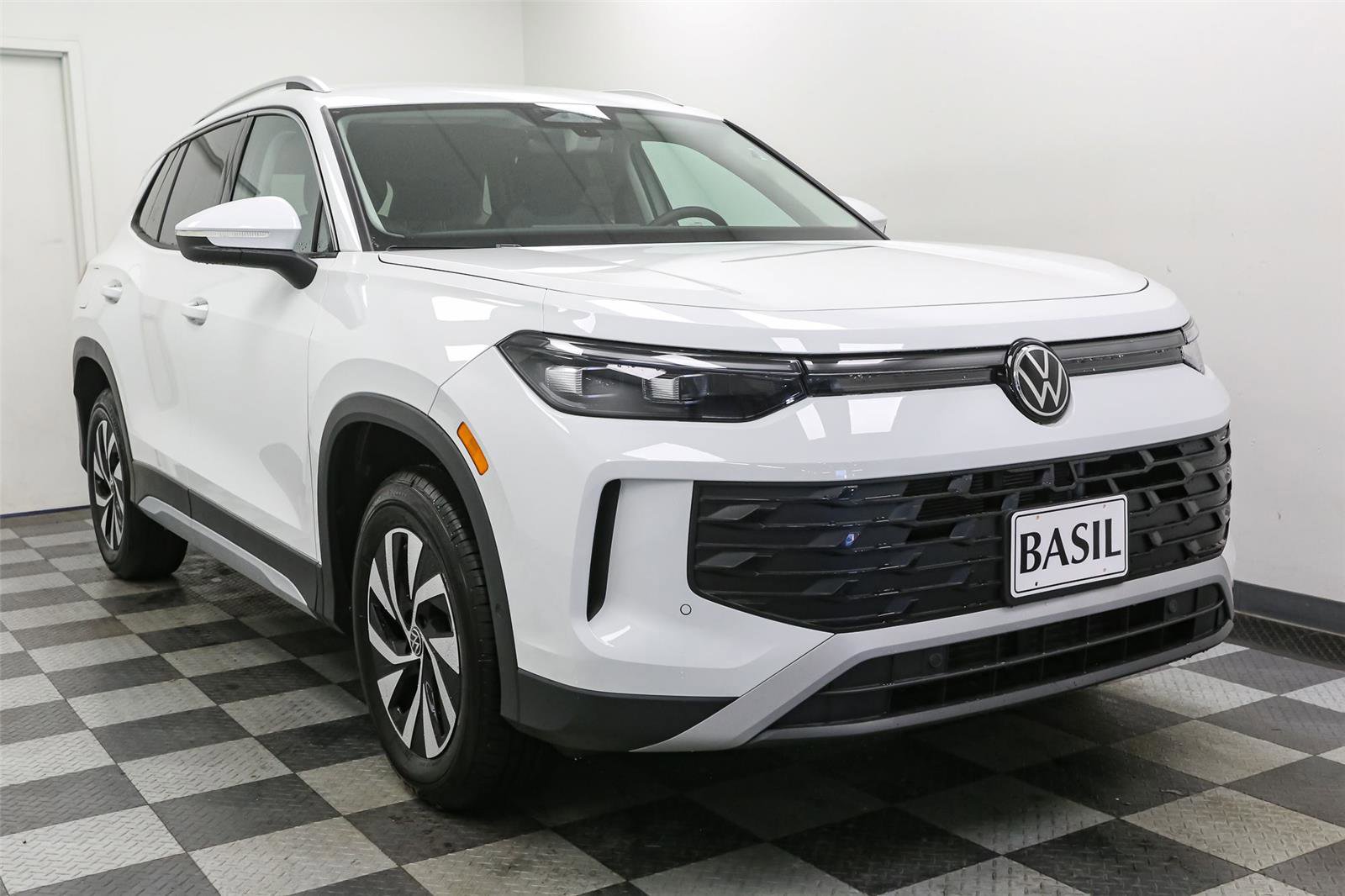 New 2025 Volkswagen Tiguan S video 2