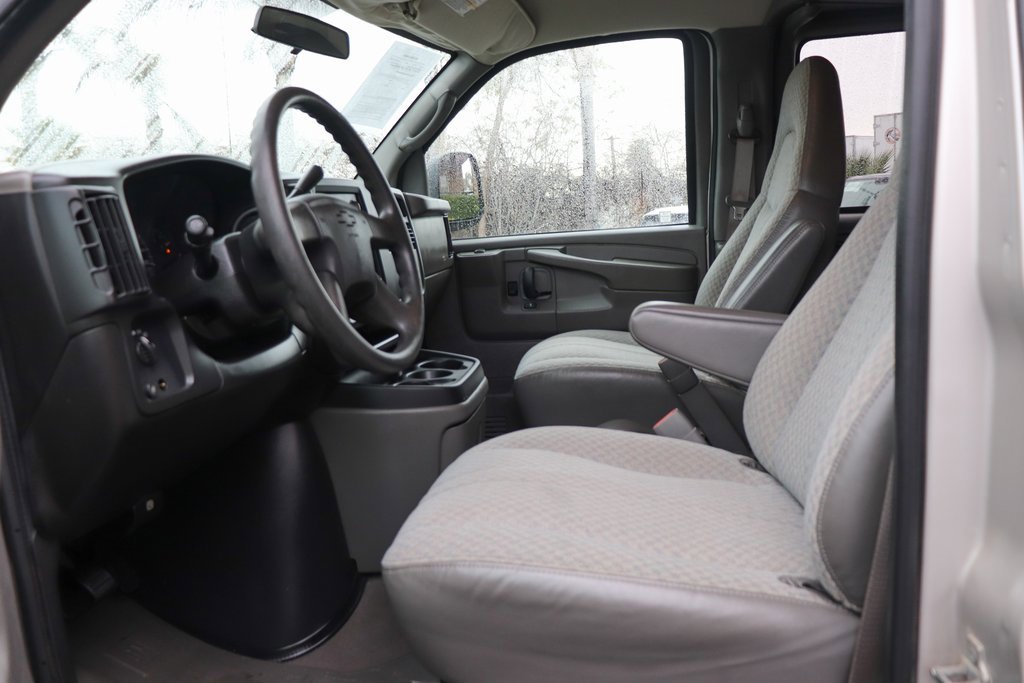 Used 2005 Chevrolet Express 3500 Extended Passenger w/ LS Preferred Equipment Group image 20