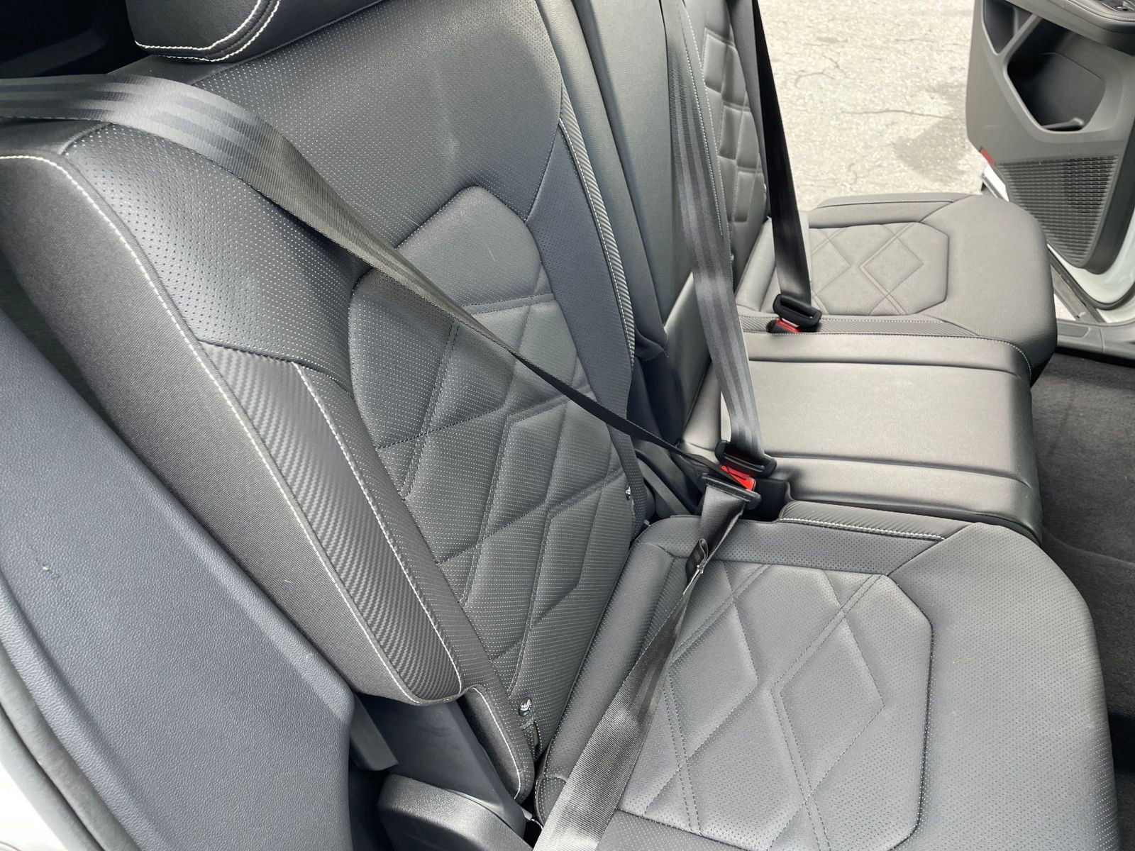 Used 2025 Volkswagen Atlas Cross Sport SE image 39