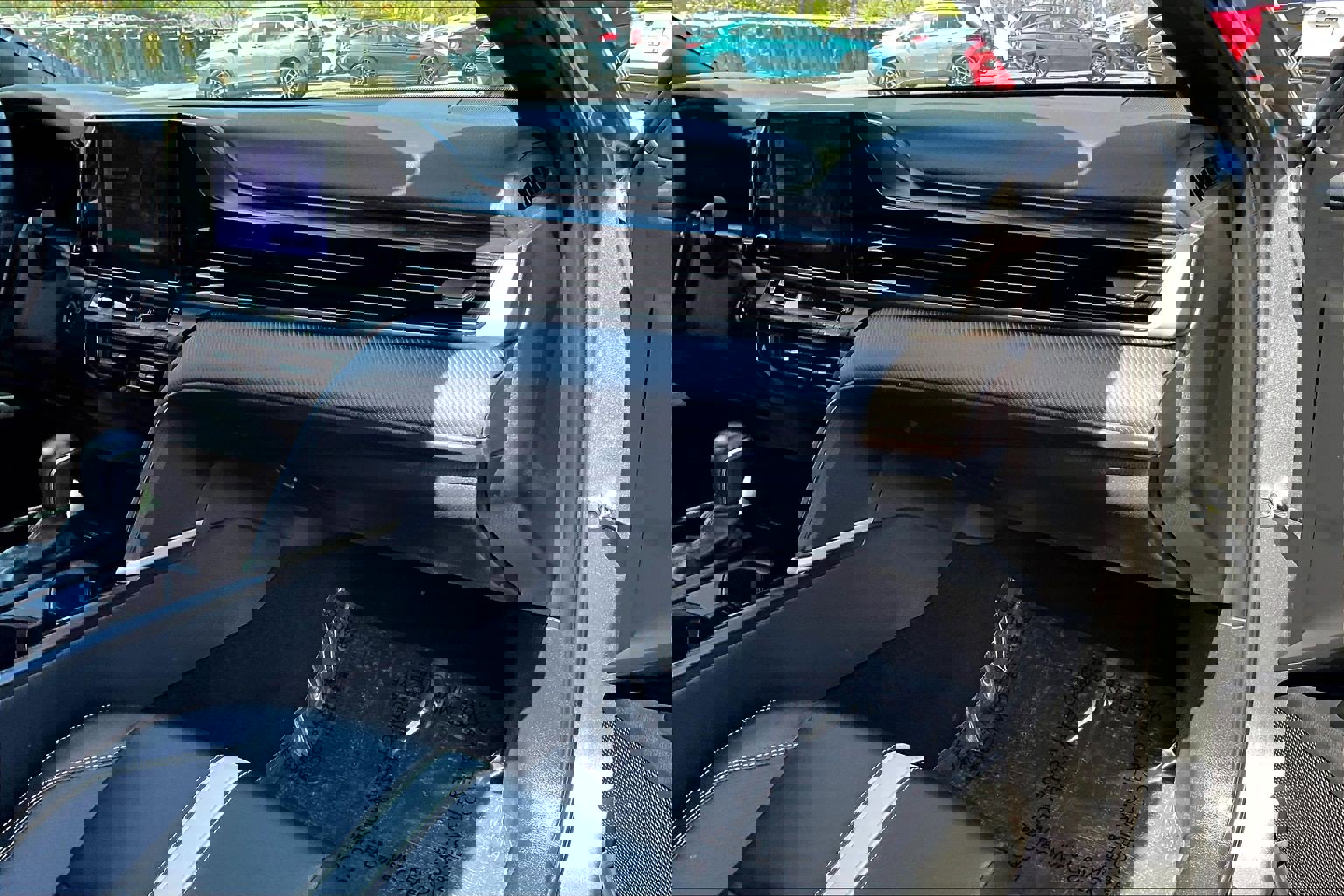 Used 2025 Toyota Camry SE image 15