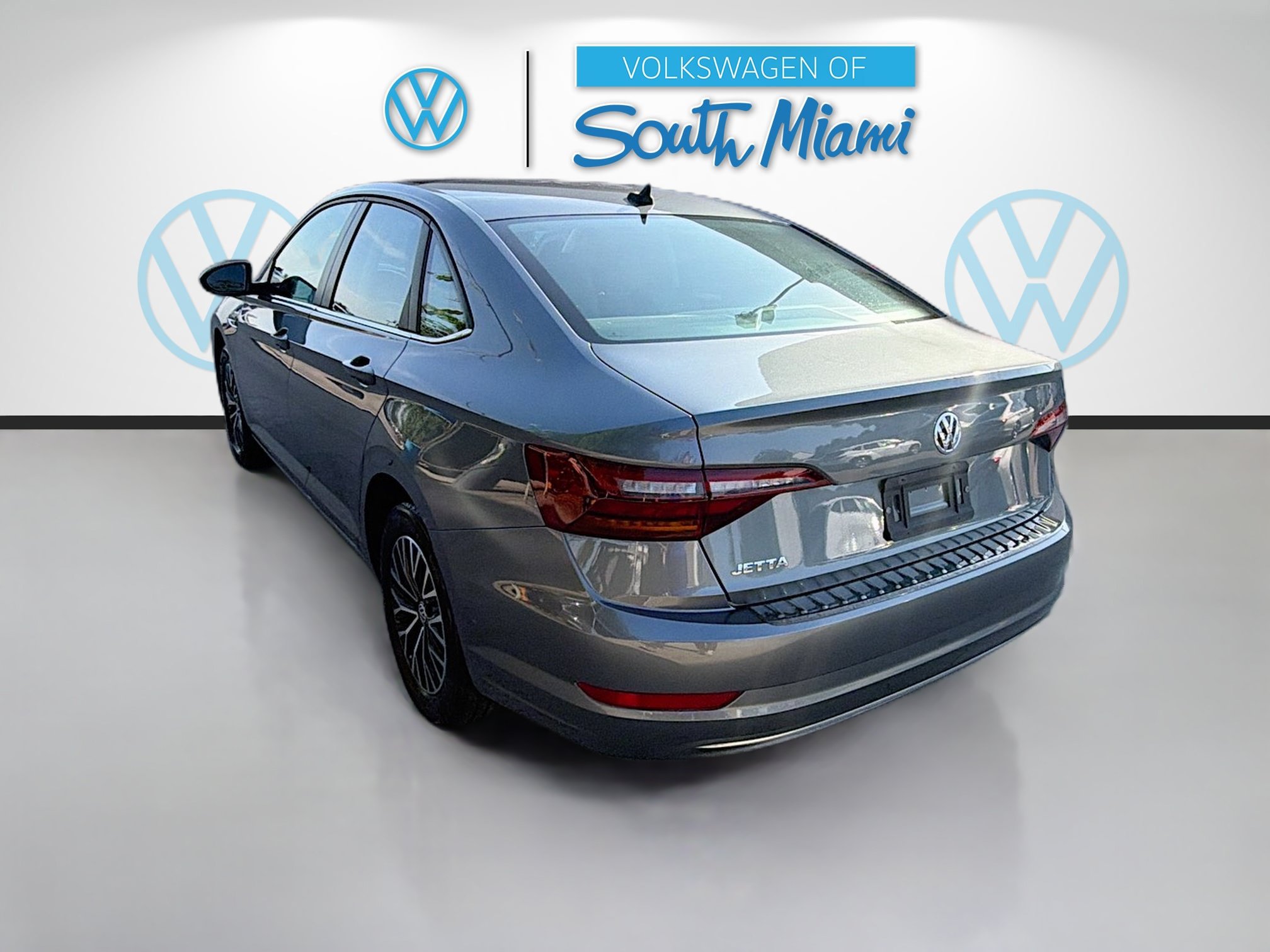 Used 2019 Volkswagen Jetta SEL w/ Cold Weather Package FWD image 4