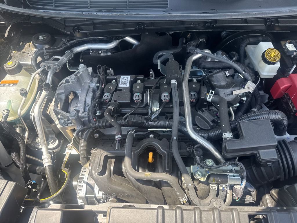 Used 2025 Nissan Kicks SR FWD image 19