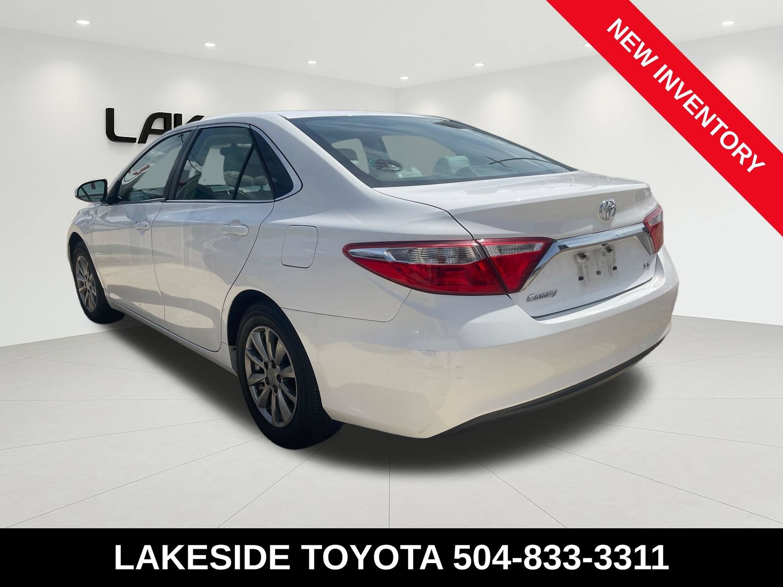 Used 2015 Toyota Camry LE FWD image 2