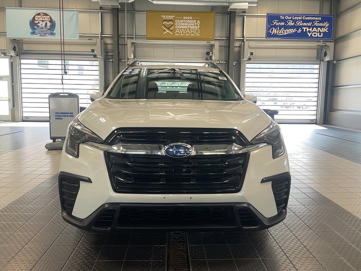 Used 2023 Subaru Ascent Premium image 2