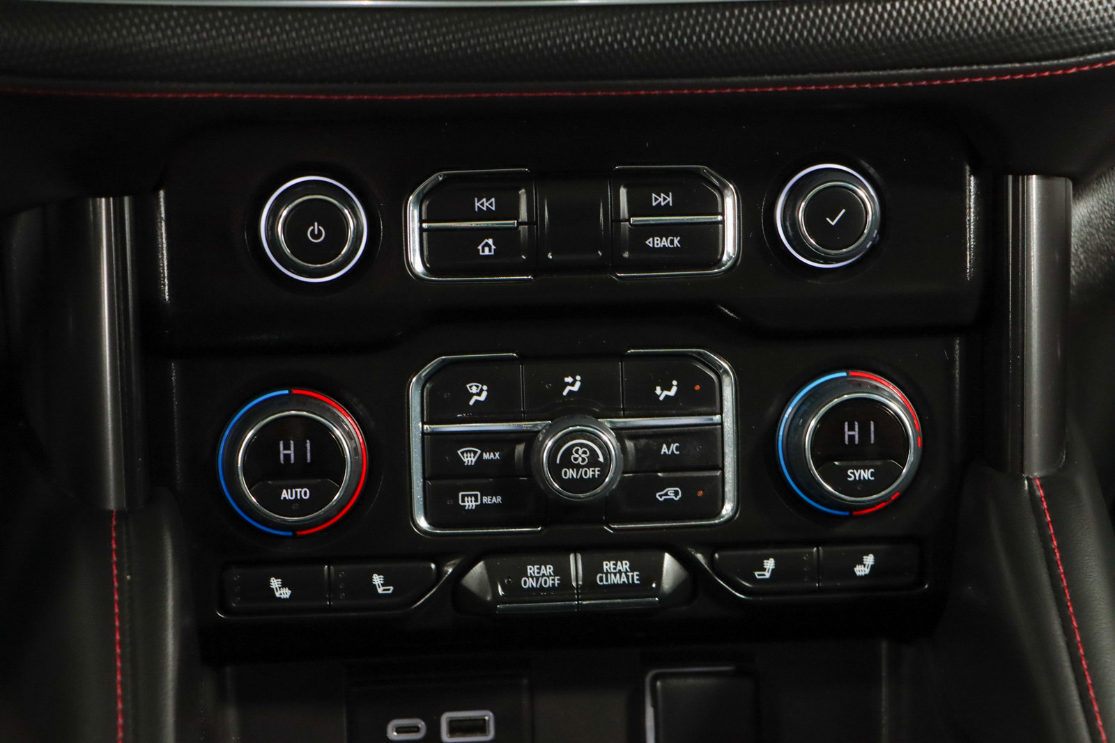 Used 2024 Chevrolet Suburban RST w/ Luxury Package AWD/4WD image 21