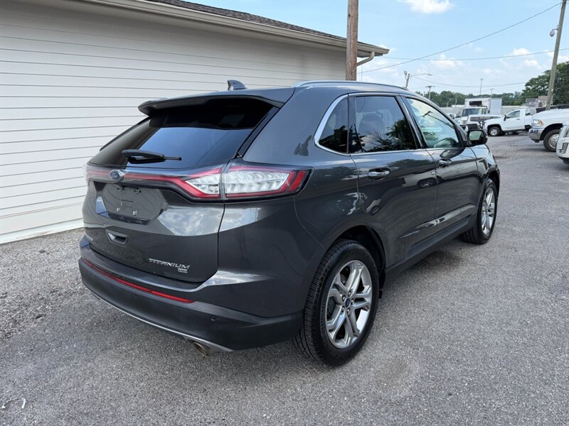 Used 2016 Ford Edge Titanium w/ Technology Package AWD/4WD image 10