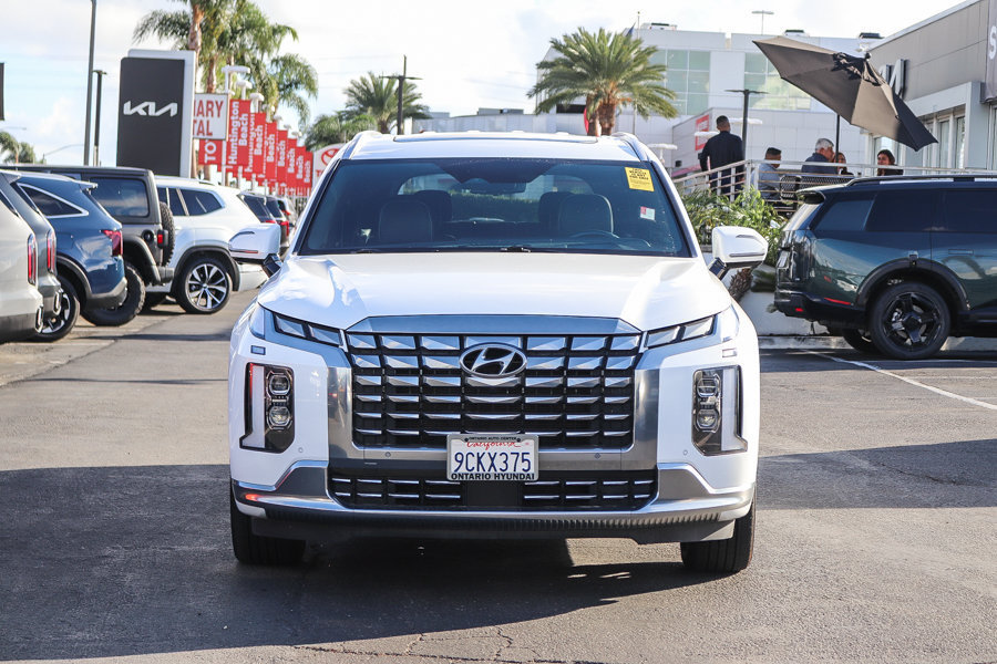 Used 2023 Hyundai Palisade Calligraphy FWD image 2