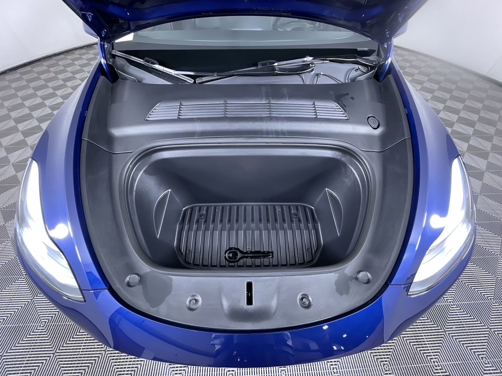 Used 2024 Tesla Model Y Long Range image 27