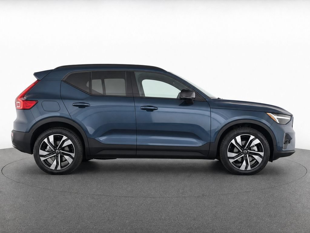 New 2026 Volvo XC40 B5 Ultra w/ Protection Package Premier AWD/4WD image 8