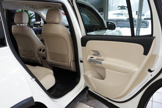 Used 2021 Mercedes-Benz GLB 250 GLB 250 image 48