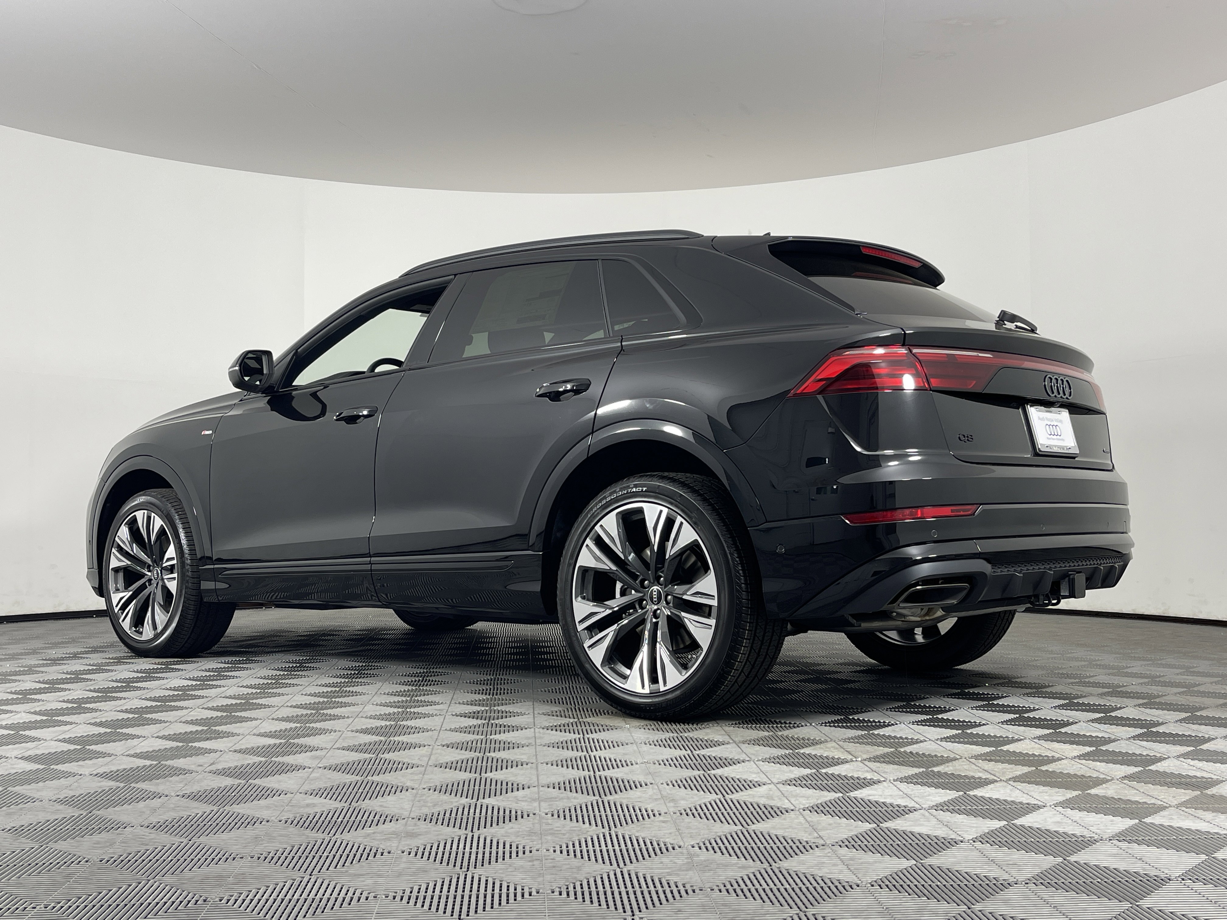 New 2025 Audi Q8 Premium Plus image 12