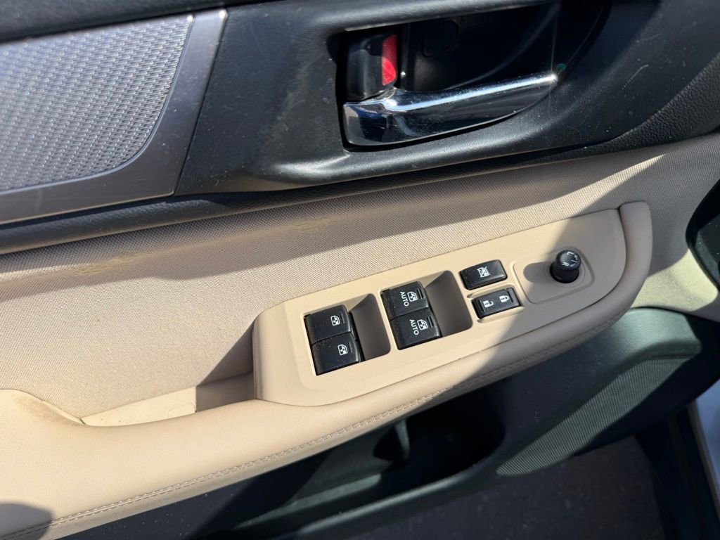 Used 2018 Subaru Outback 2.5i Premium AWD/4WD image 11