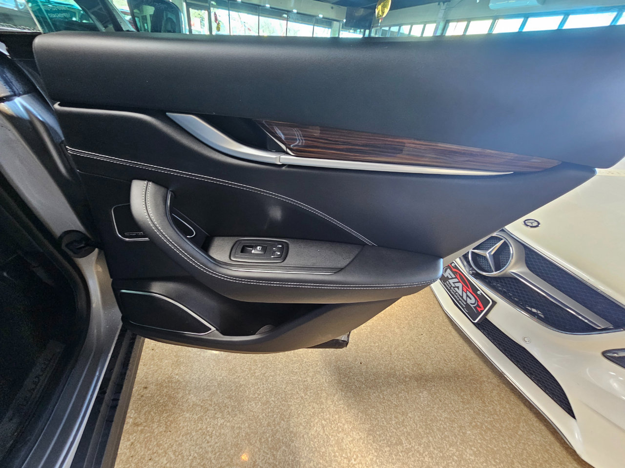 Used 2018 Maserati Levante GranLusso image 14