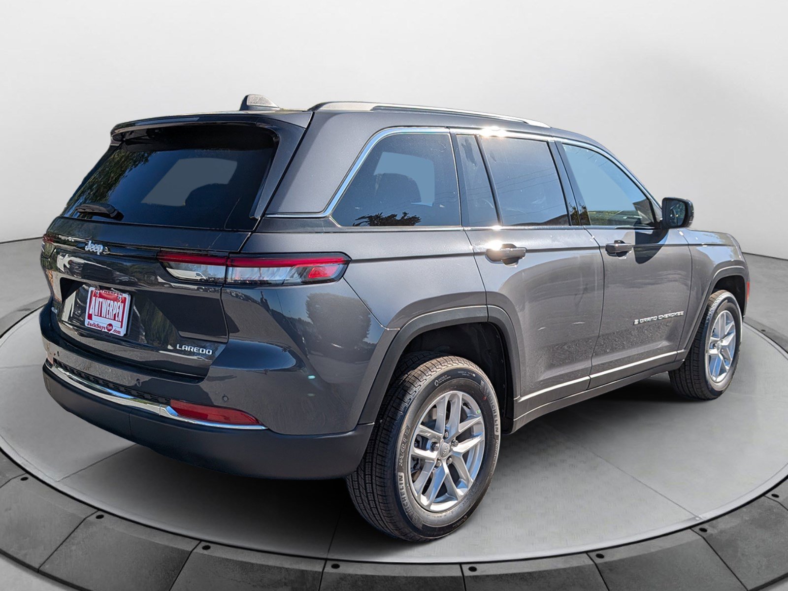 New 2025 Jeep Grand Cherokee Laredo X w/ Luxury Tech Group I AWD/4WD image 3