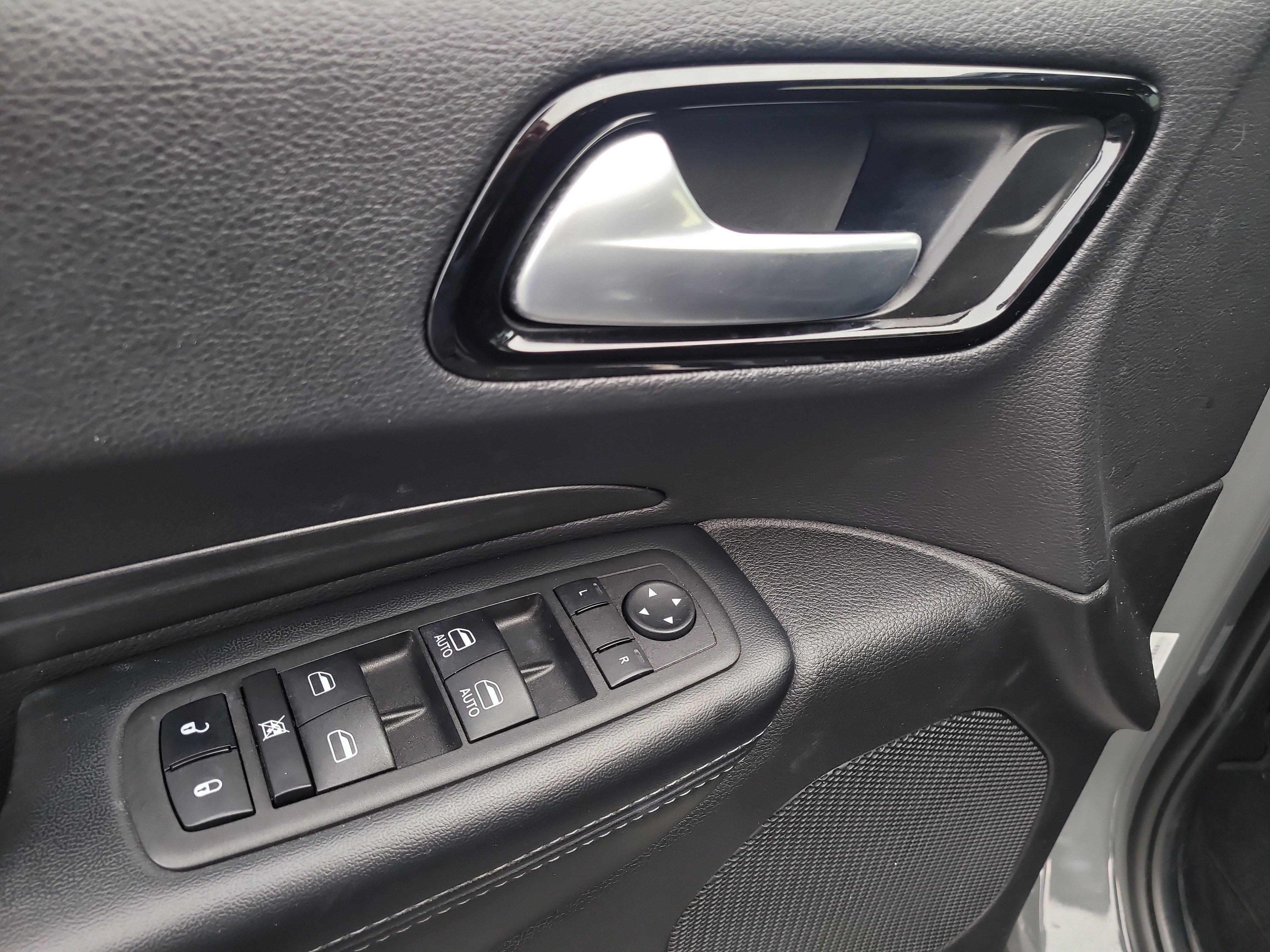 Used 2023 Dodge Durango SXT image 17