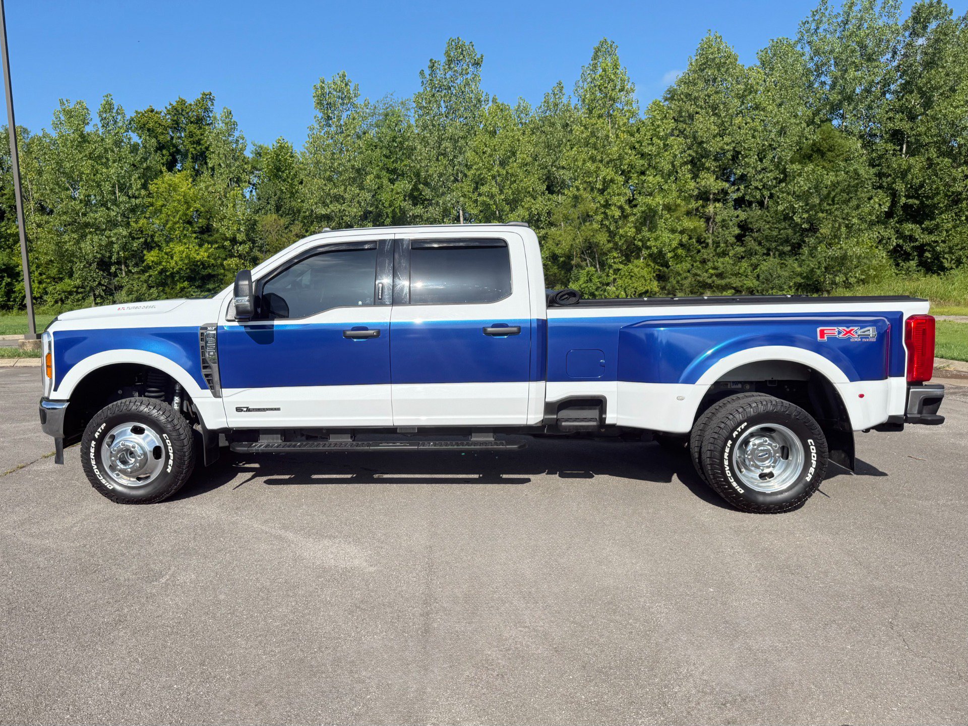 Used 2024 Ford F350 XLT w/ FX4 Off-Road Package AWD/4WD image 8