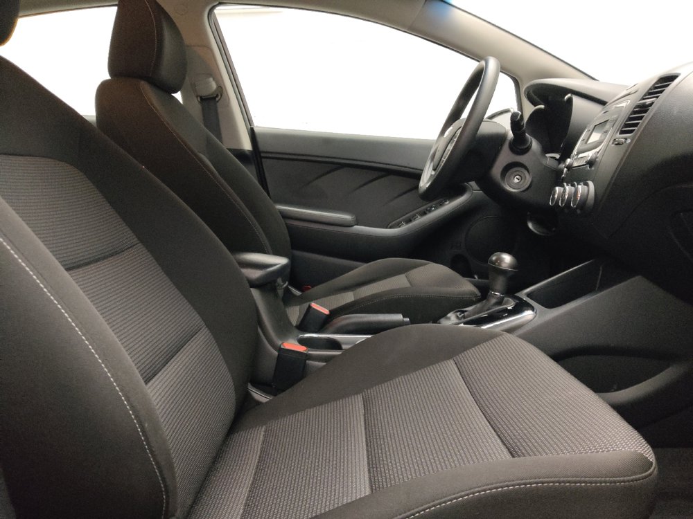 Used 2017 Kia Forte LX image 21