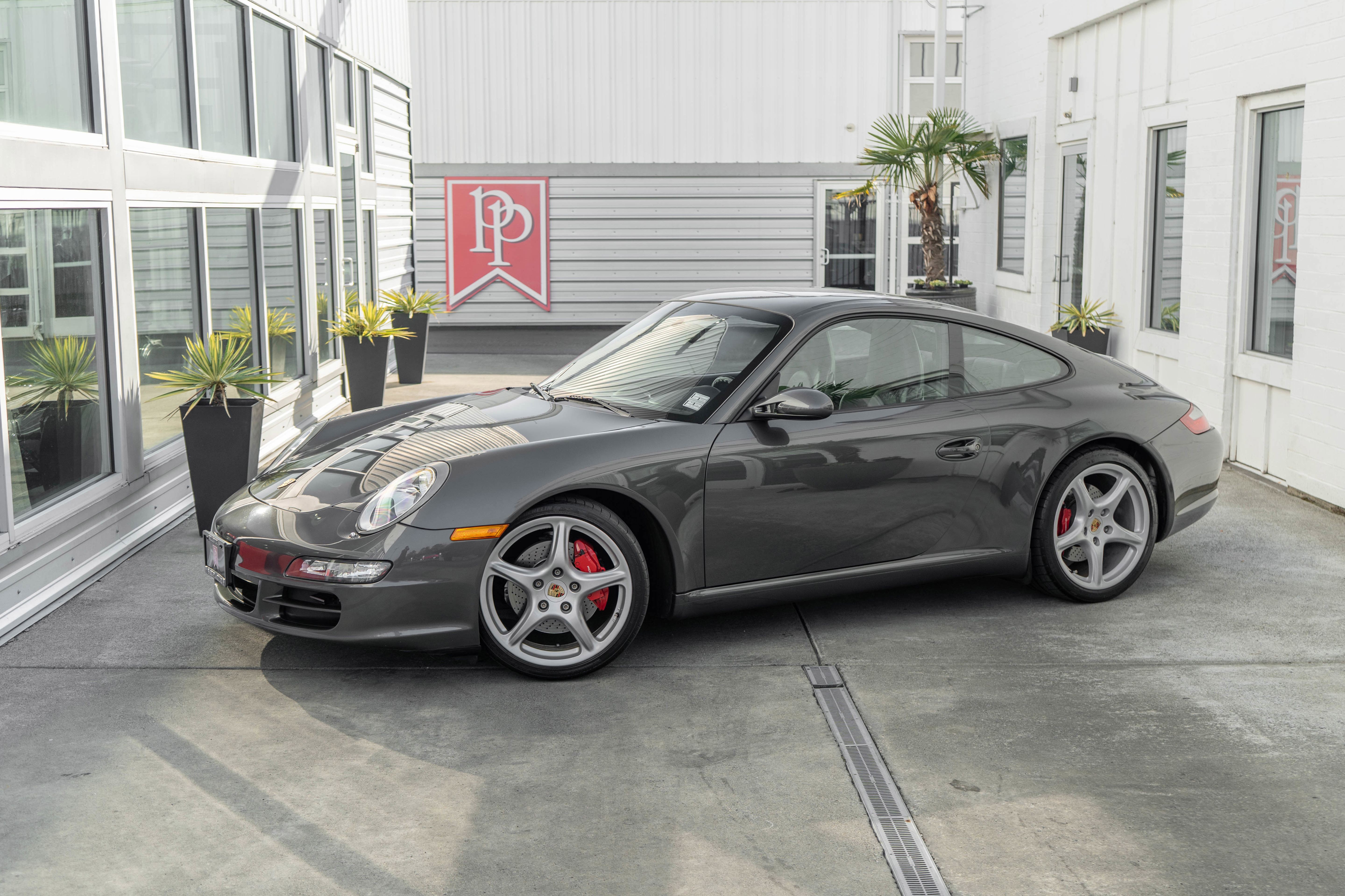 Used 2006 Porsche 911 Carrera S image 2